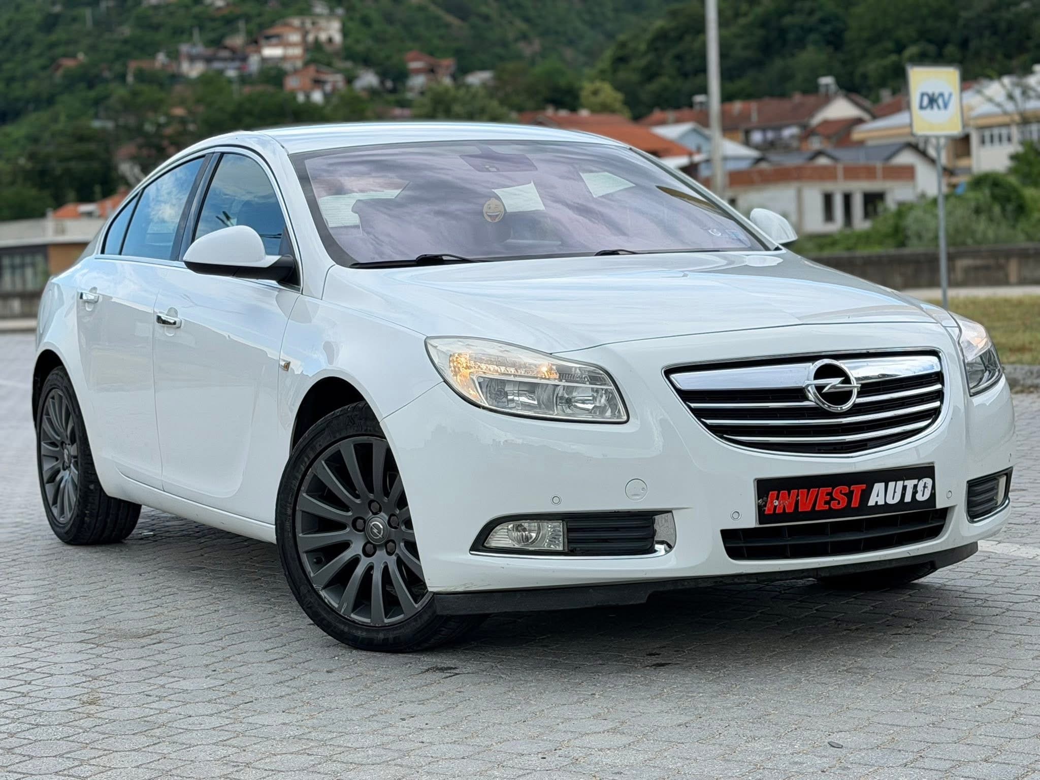 OPEL INSIGNIA